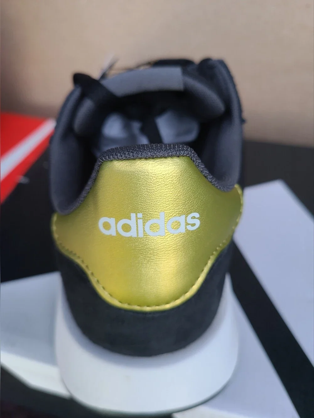 Adidas Run 60s 2.0 Women’s Size 7.5 Black Gold new with box